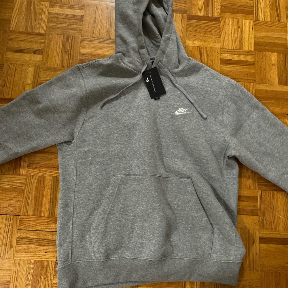 BRAND NEW WITH TAGS GREY NIKE HOODIE